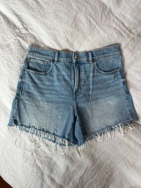 Madewell “The Perfect Mid-Length Jean Short”, size 29